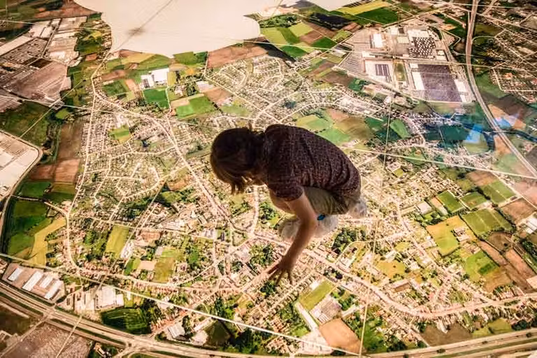 niño en el museo STAM de Gante en Flandes