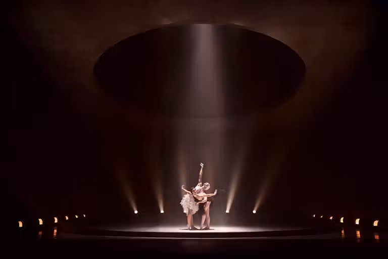 El lago’, espectáculo de danza de la compañía LaMov