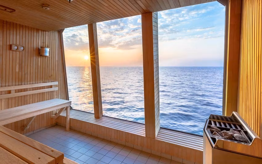 Sauna del Maud, barco del Hurtigruten en Islandia.
