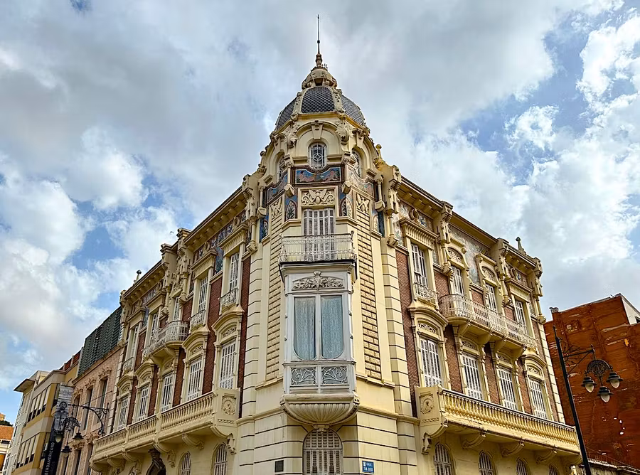 Visitas en Cartagena para comprobar que "ni es fea ni es un pueblo"