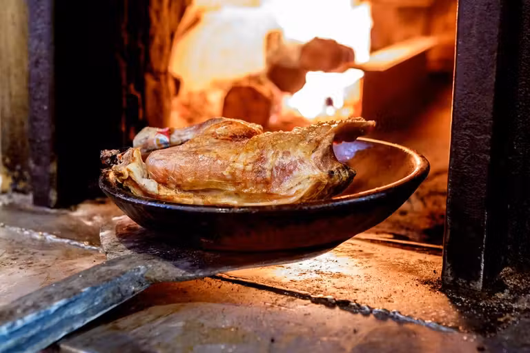 Lechazo asado de Casa Azofra (Burgos).