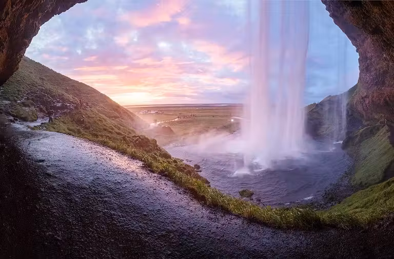 Cascada de Seljalandsfossm eb Islandia.