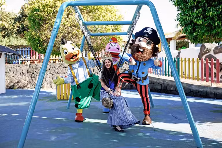 Animación en Kikoland del hotel Princesa Yaiza