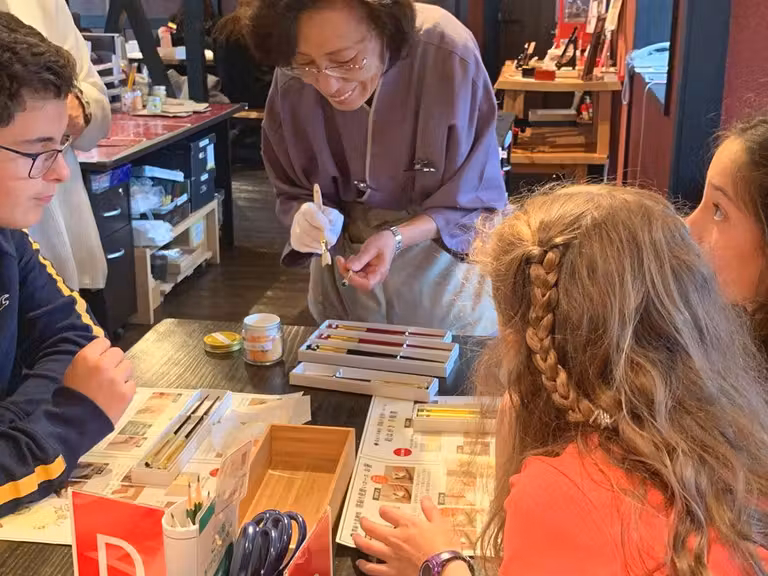 palillos con pan de oro en Japón