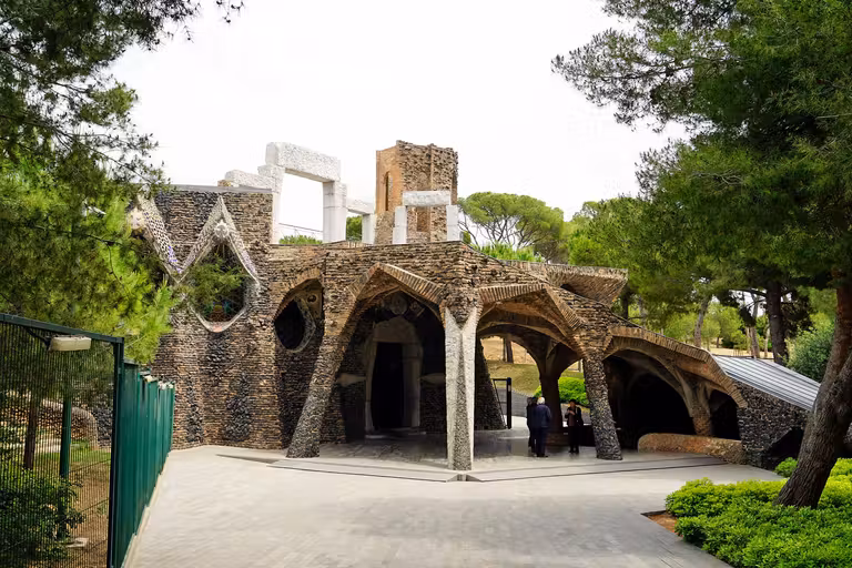Entrada de la Cripta de Gaudí. © Yolanda Cardo