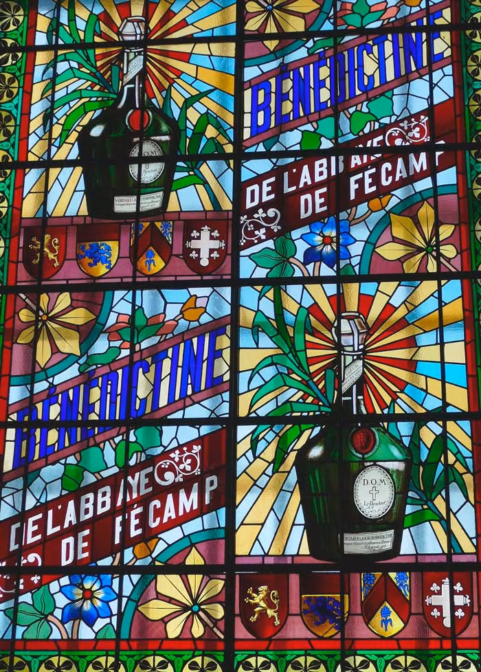 licores de monasterio, ruta por los monasterios, viajes en pareja