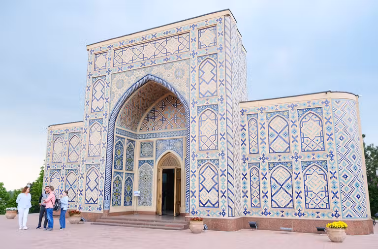 Fachada del observatorio Ulugbek. © Susana García