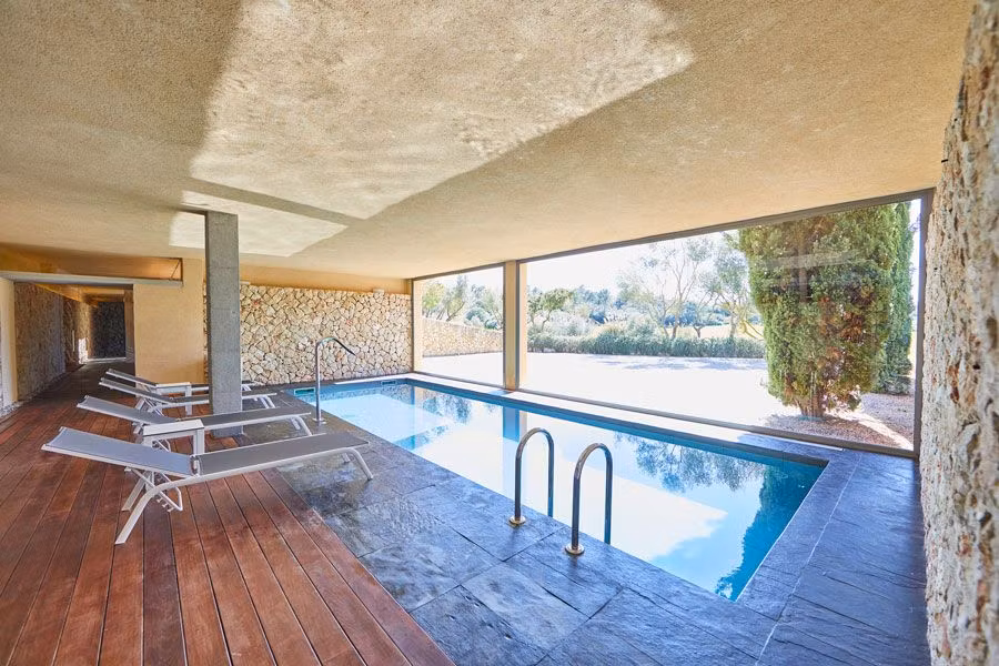 Piscina climatizada del Spa del hotel Son Penya