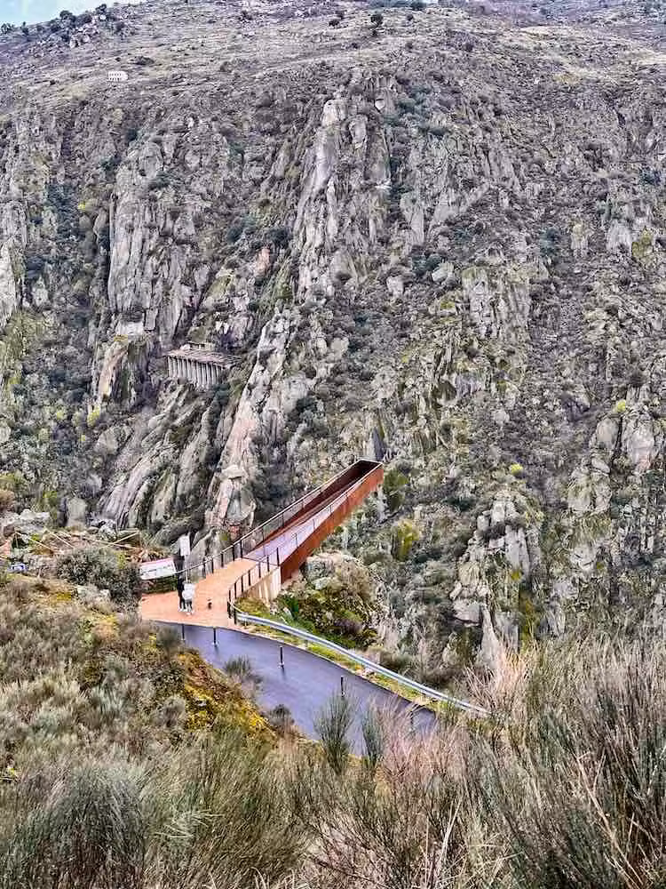 Mirador del Fraile, desde ese lugar se puede ver la presa de Aldeadávila y los impresionantes cañones del Duero.