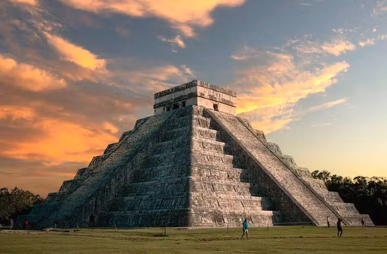 Chichén Itzá al atardecer.
