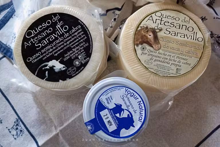 Quesos artesanales de Saravillo.
