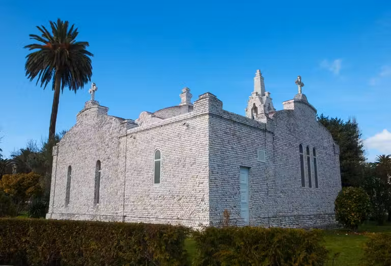 capilla las conchas en la toja galicia
