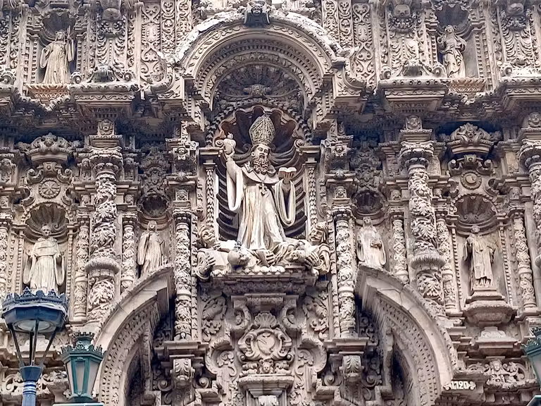 Fachada de la iglesia de San Agustín. © Cris Aizpeolea