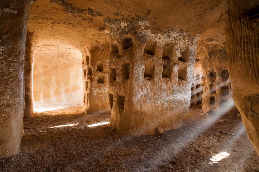 cueva cien pilares excursion de un dia la rioja