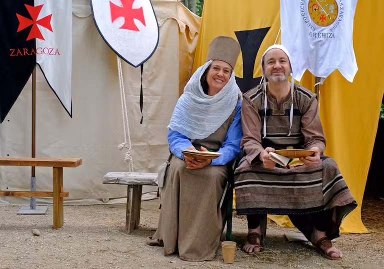 Todo el pueblo participa en la recreación histórica.