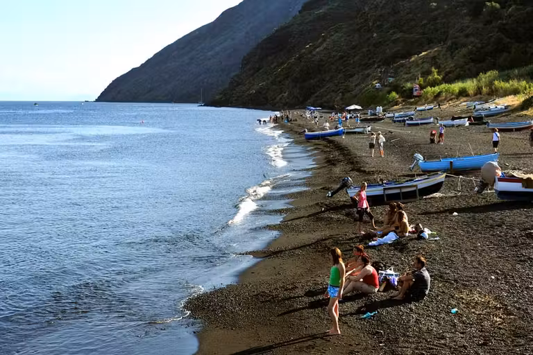 Playa de Scari, en San Vincenzco (isla de Stromboli)