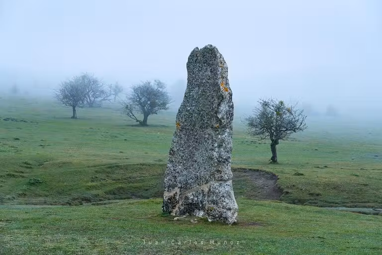 Ruta de los menhires de la Sierra de Entzia
