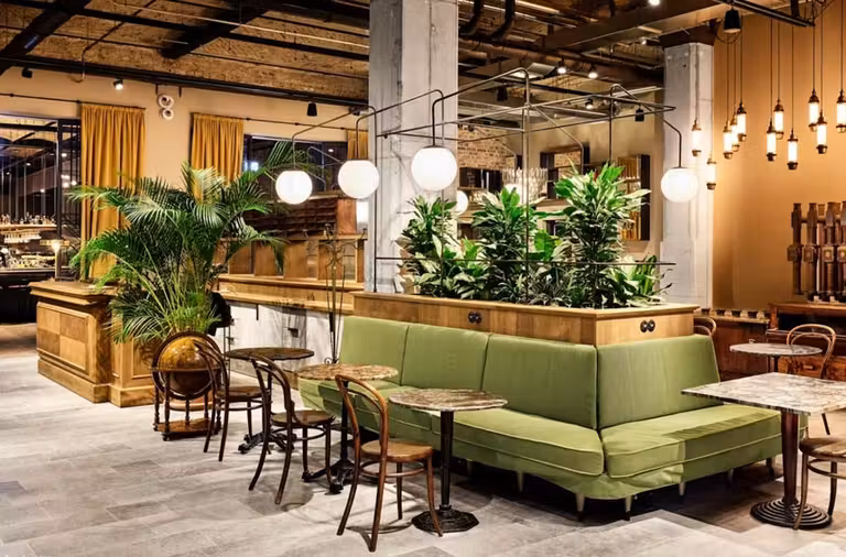 Interior del hotel Telegraphenamt.