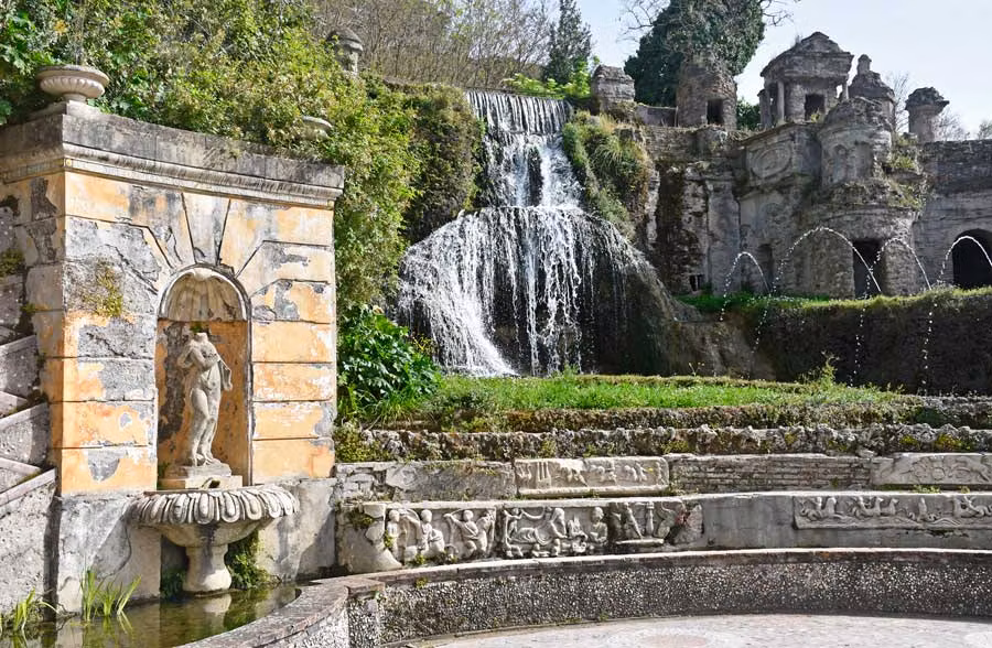 Esculturas y fuentes en Villa d’Este