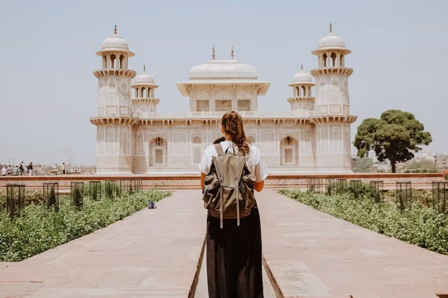 viajar sola a agra en india
