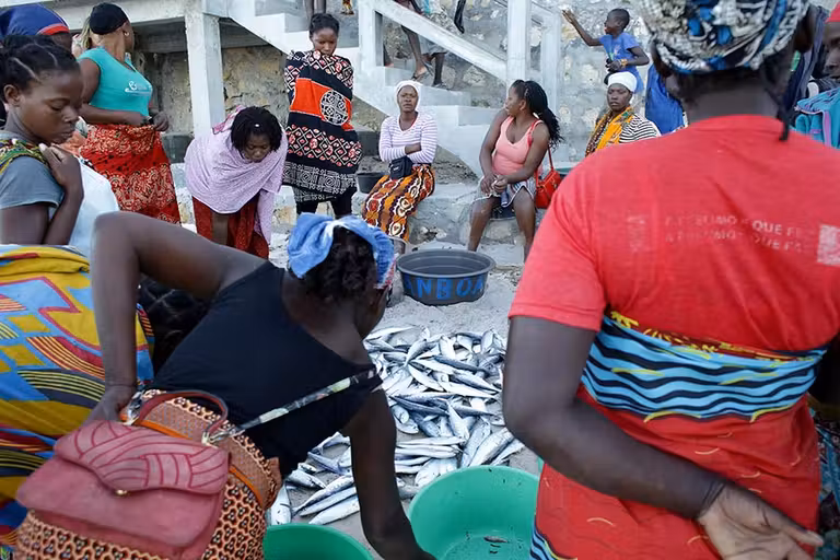 Mujeres en el mercado de Vilanculos.