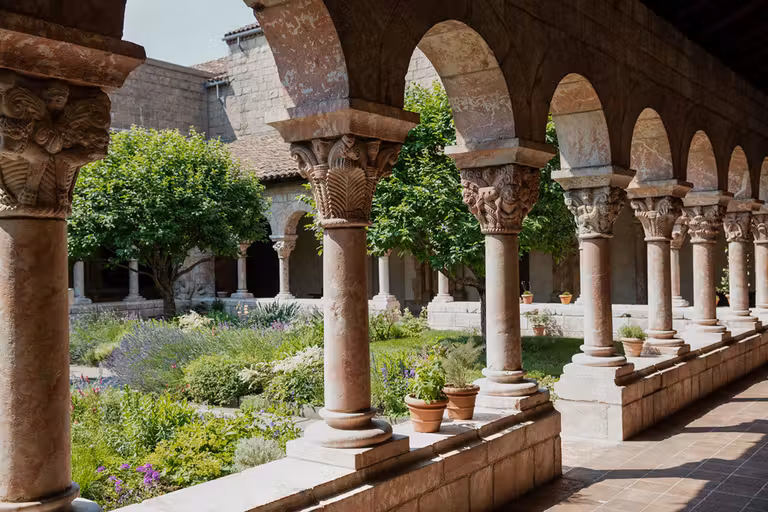 Claustro de The Cloisters. © Met Museum Photos