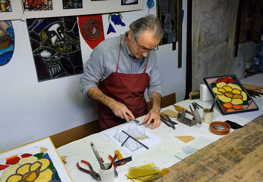 taller vitral joan serra, turismo industrial, turismo familiar en Cataluna