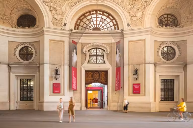 Entrada del Museo Sisi.