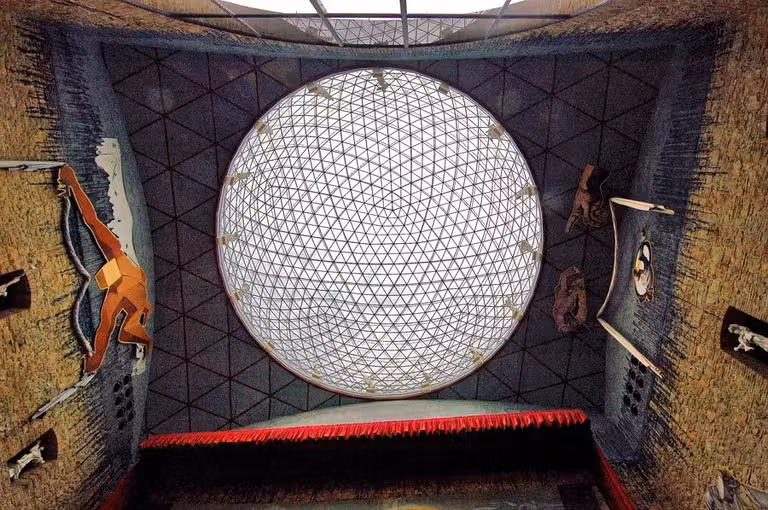 cupula geodesica del teatro dali figueres