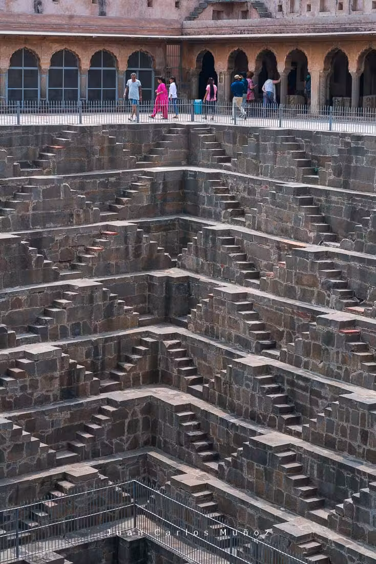 Pozo escalonado o baori de Abhaneri.