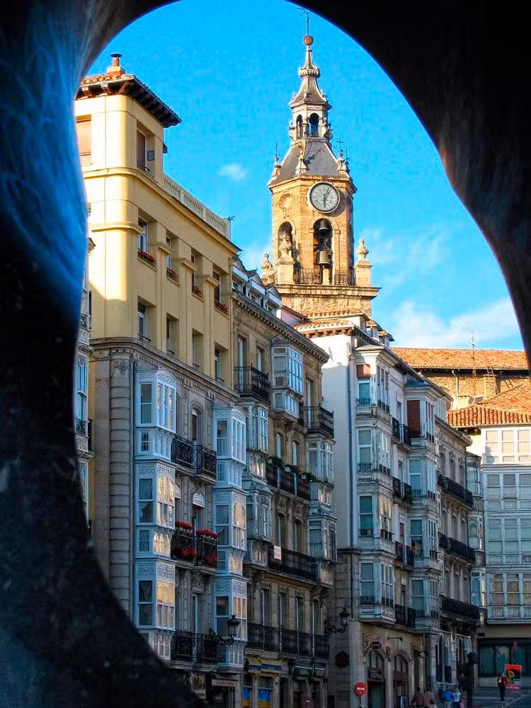 vitoria, maria de maeztu, ruta escritoras