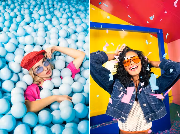 Dos chicas haciéndose fotos en Ikono Madrid