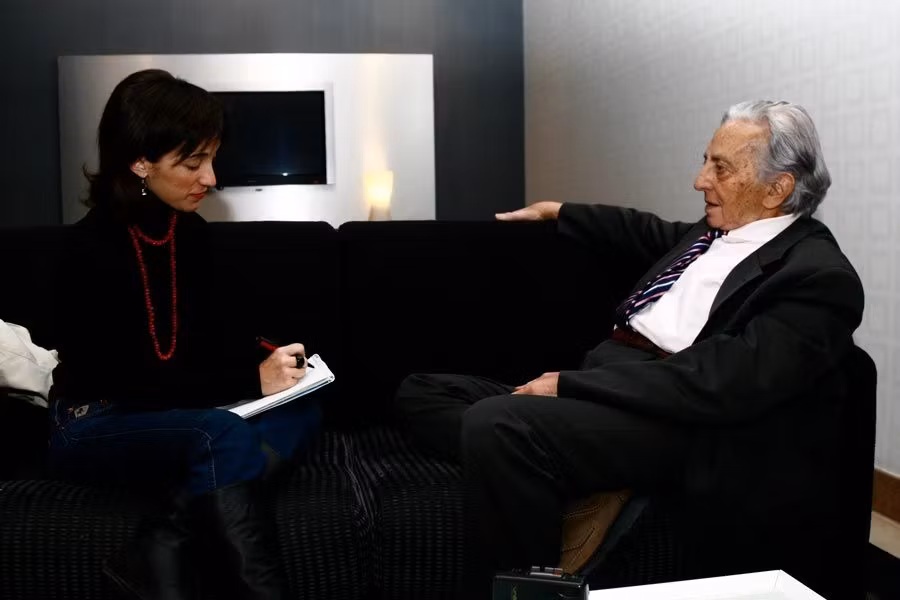 entrevista de maria Miret a rolando toro