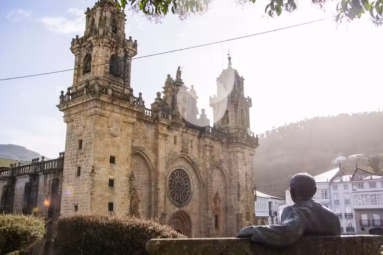 Catedral de Mondoñedo, uno de los lugares que hay que ver en lugo provincia