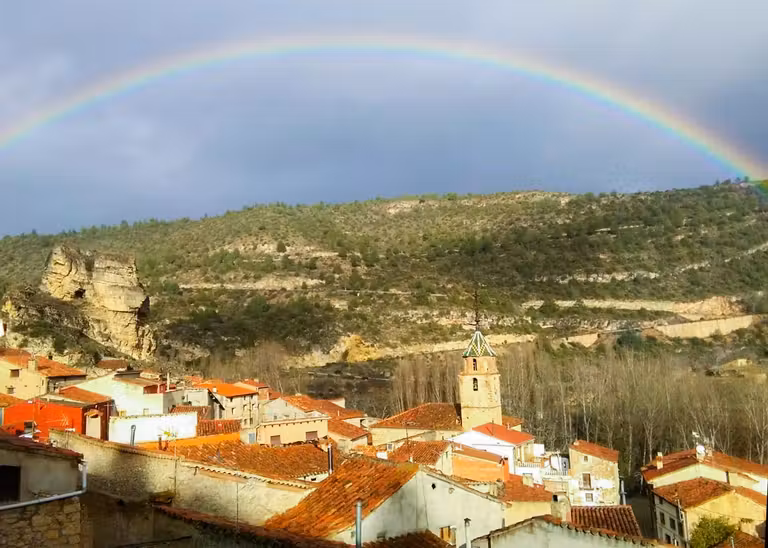 Tormón conserva restos de un castillo del siglo XII.