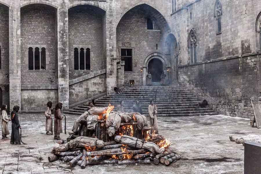 Plaza del Rey (Barcelona), localización de la catedral del mar