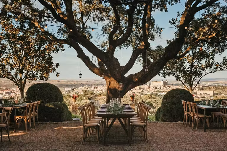 terraza del cigarral de las mercedes en toledo