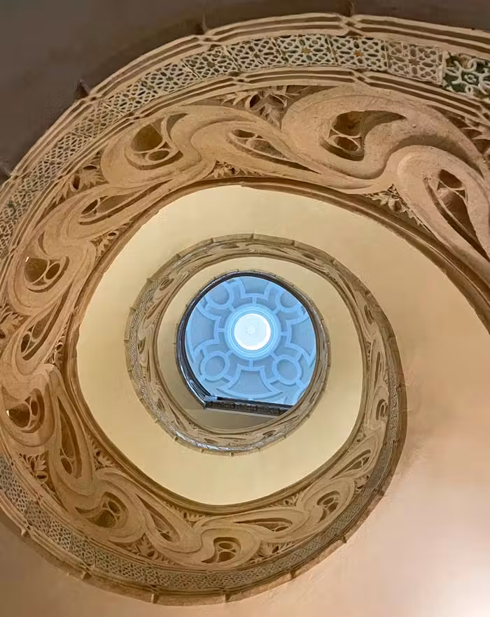 Escalera helicoidal del conjunto catedralicio de Pamplona.