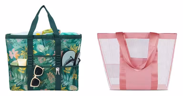 Bolsa estampada y bolsa rosa para la playa