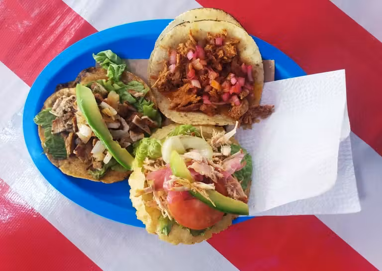 Antojitos yucatecos, en Mérida (México).