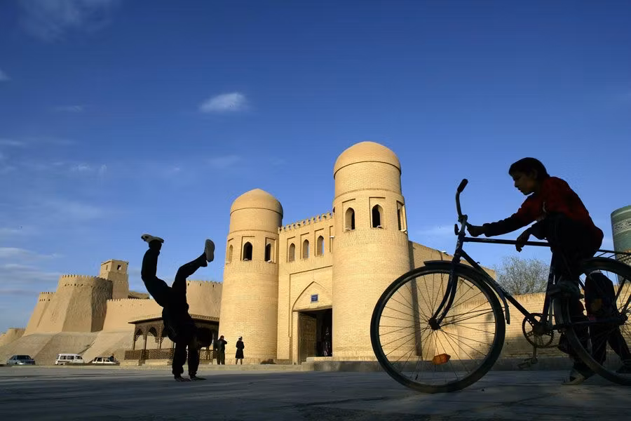 Puerta de Ata Darwaza, en Itchan-Kala, la ciudad vieja de Khiva.