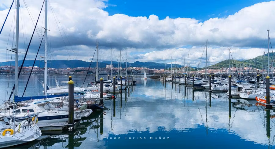 Barcos en el Puerto deportivo de Getxo.