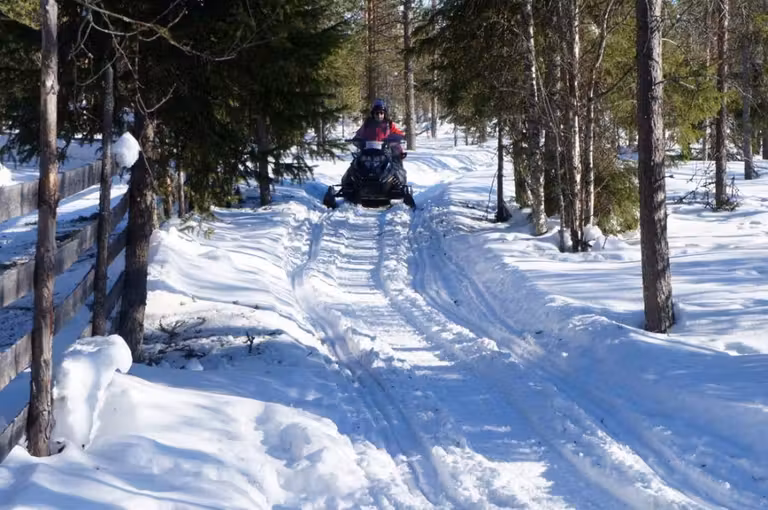 motonieve en Laponia