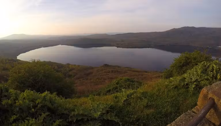 Hora azul sobre el lago de Sanabria.