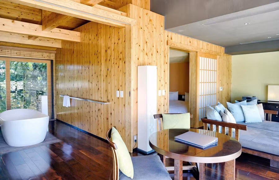 Habitación del resort Hoshinoya Okinawa.