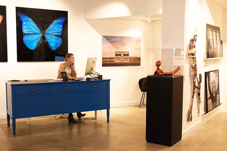 interior de la galeria lumas situada en el barrio de seven dials