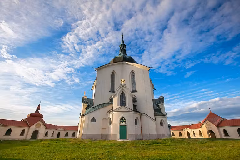 Iglesia de San Juan Nepomuceno, en Zelená hora.