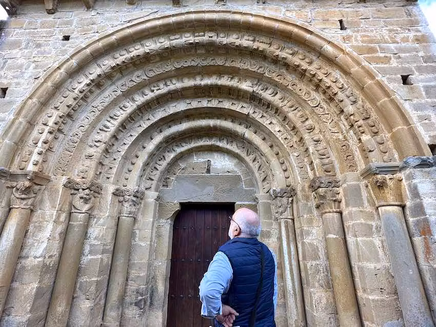 Iglesia de San Pedro de Etxano, en Navarra