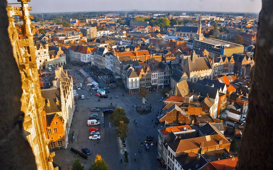 Vistas de Malinas desde la torre de San Rumoldo.
