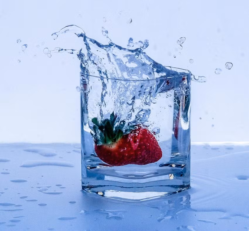 el agua en el ayuno intermitente